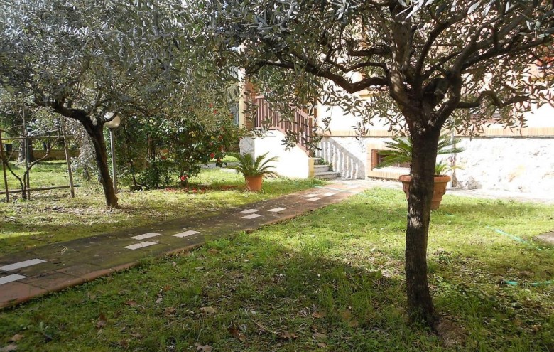 Villa singola in vendita a Massa