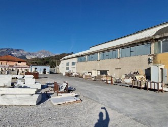 Capannone in vendita a Avenza