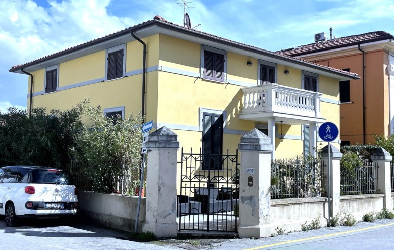 Villa singola in vendita a Pietrasanta