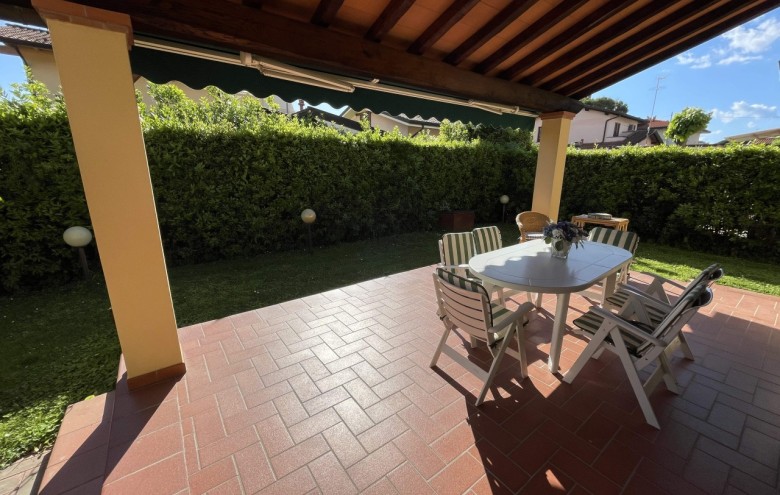 Villa singola in vendita a Pietrasanta