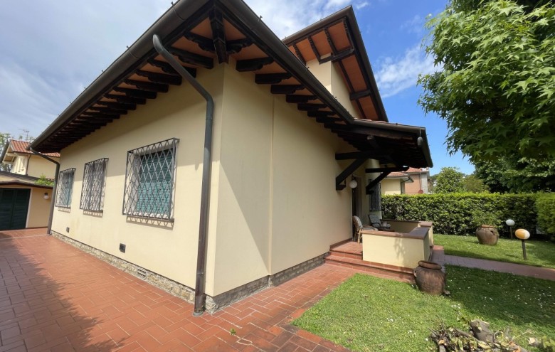 Villa singola in vendita a Pietrasanta