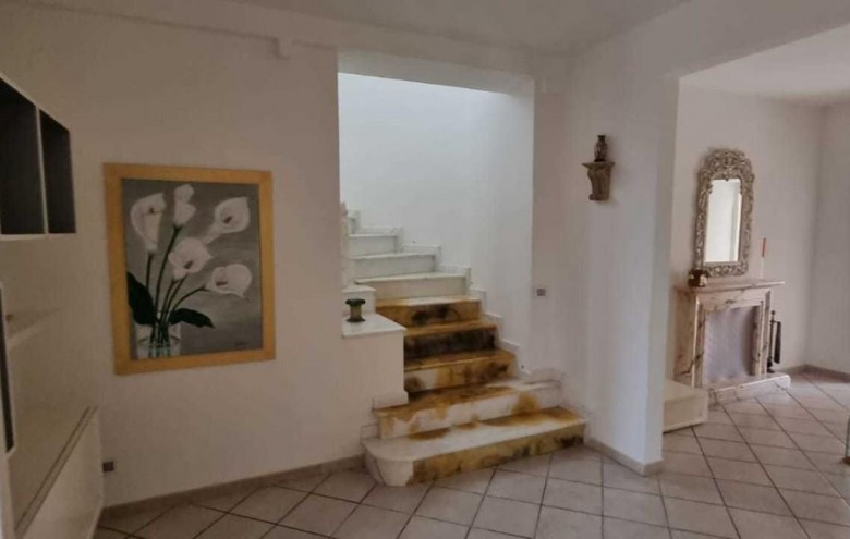 Villa singola in vendita a Carrara