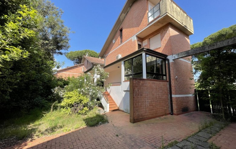 Villa singola in vendita a Pietrasanta