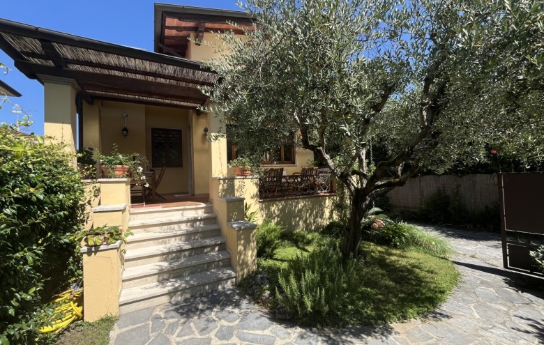 Villa singola in vendita a Pietrasanta