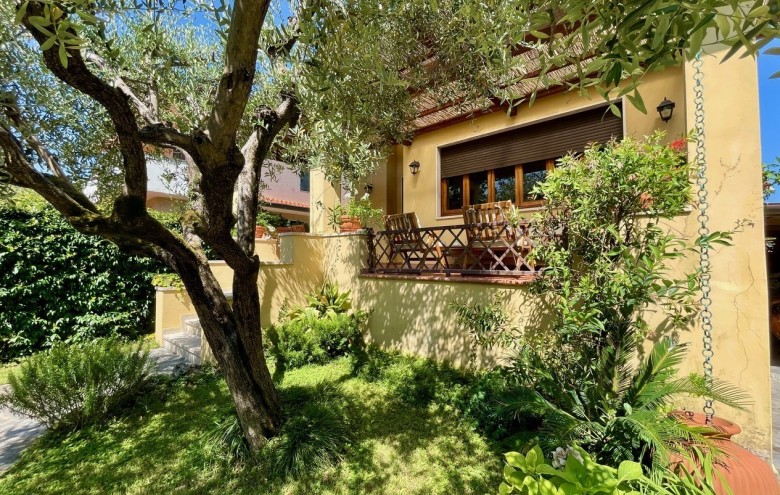 Villa singola in vendita a Pietrasanta