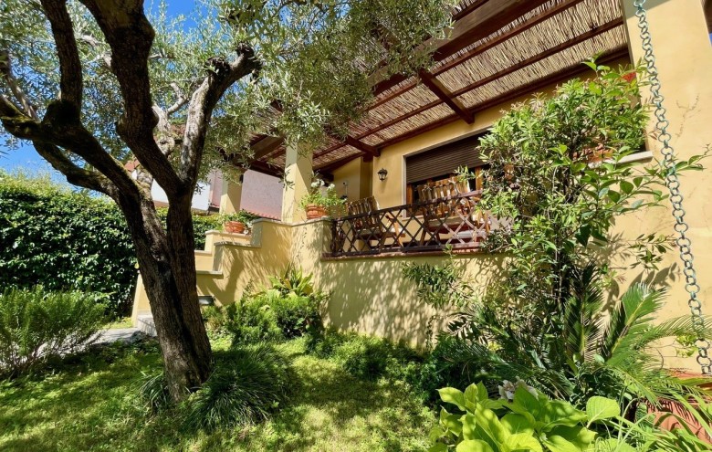 Villa singola in vendita a Pietrasanta