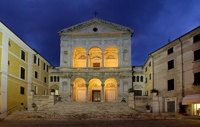 Appartamento in vendita a Massa