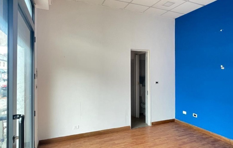 Fondo Commerciale in vendita a Massa