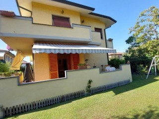 Villa singola in vendita a Marina di Massa