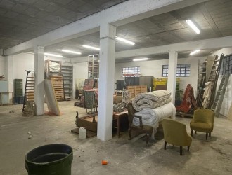 Magazzino in vendita a Avenza