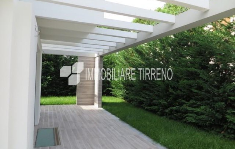 Villa singola in vendita a Montignoso