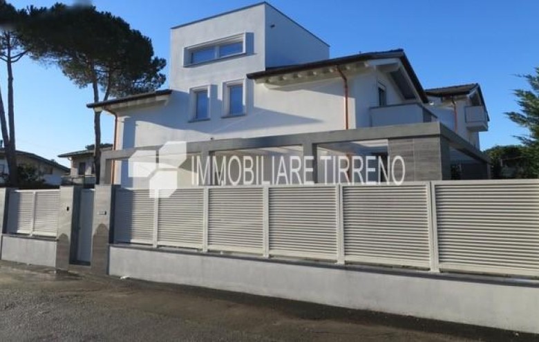 Villa singola in vendita a Montignoso