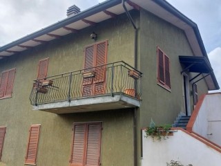 Casa semi indipendente in vendita a Massa