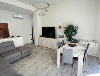 Appartamento in vendita a Marina di Carrara