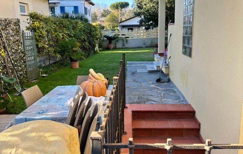 Villa singola in vendita a Massa