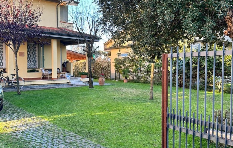 Villa singola in vendita a Massa
