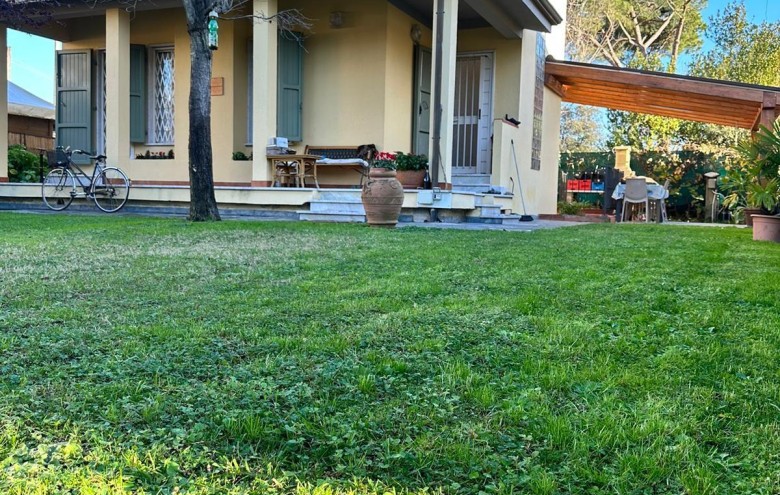 Villa singola in vendita a Massa