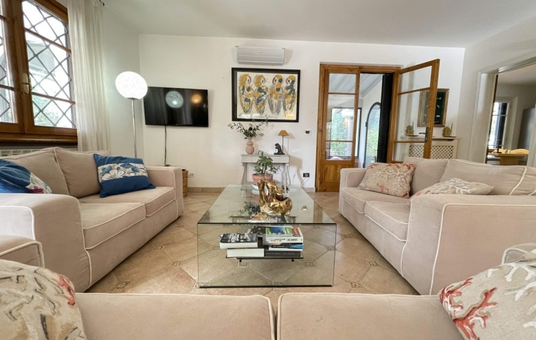 Villa singola in affitto a Pietrasanta