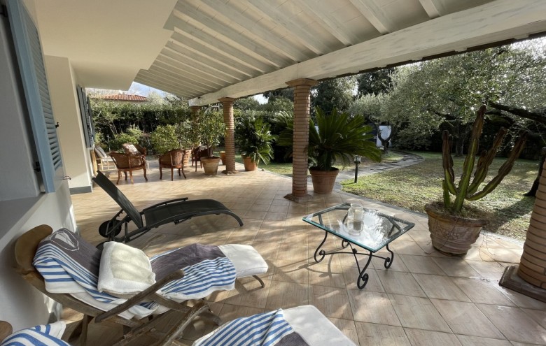 Villa singola in affitto a Pietrasanta