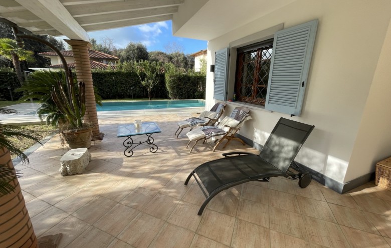 Villa singola in affitto a Pietrasanta