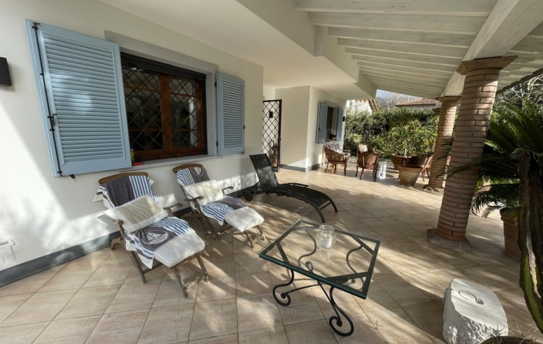 Villa singola in affitto a Pietrasanta