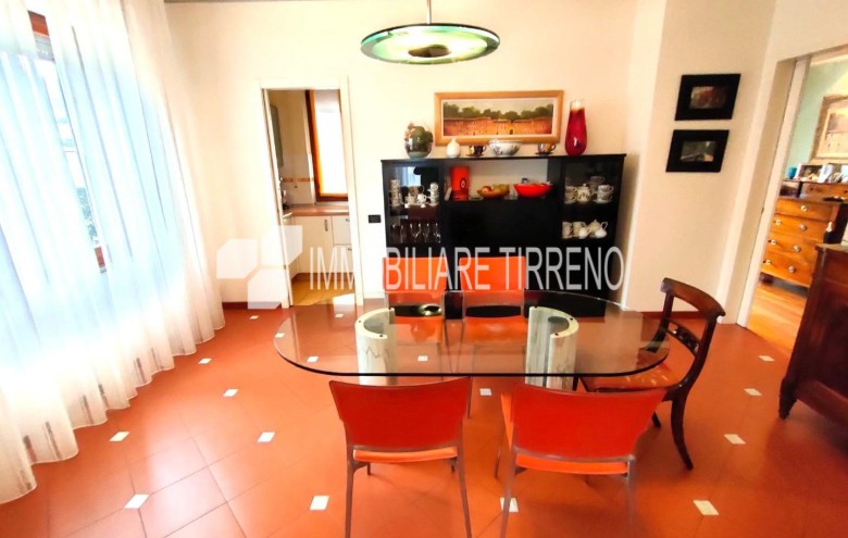 Capannone in vendita a Massa