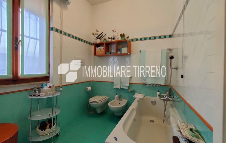 Capannone in vendita a Massa