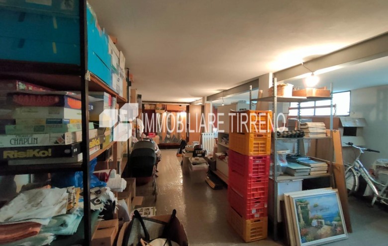 Capannone in vendita a Massa