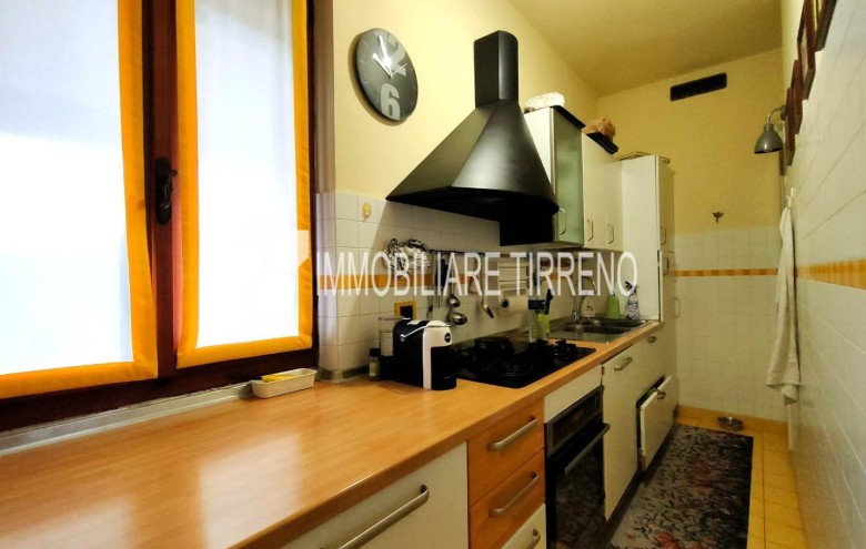 Capannone in vendita a Massa