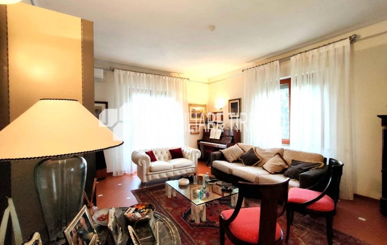 Villa singola in vendita a Massa