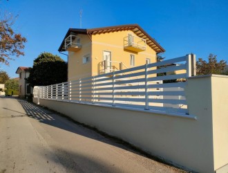 Bifamiliare in vendita a Massa