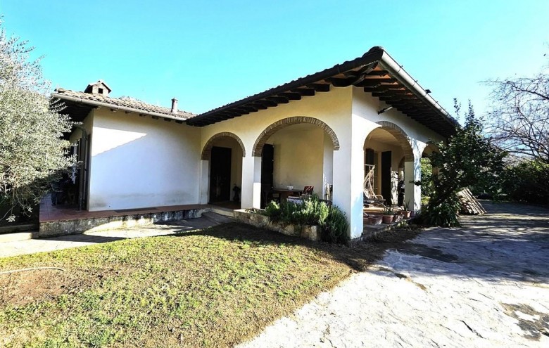 Villa singola in vendita a Massa