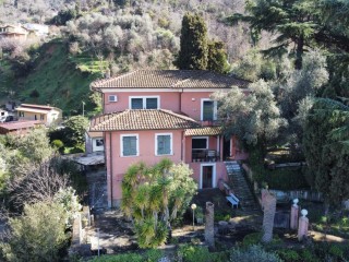 Villa singola in vendita a Massa