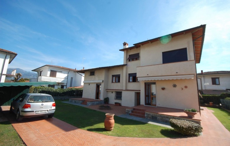Villa singola in vendita a Pietrasanta