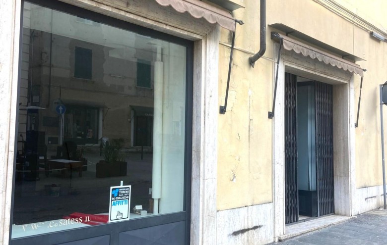 Attività Commerciale in affitto a Massa