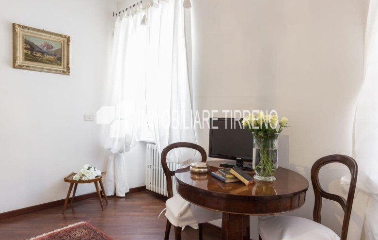 Porzione di casa in vendita a Massa