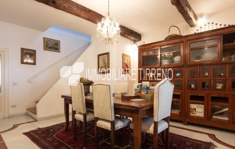 Porzione di casa in vendita a Massa