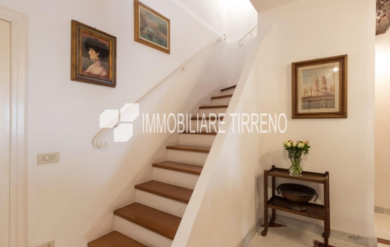 Porzione di casa in vendita a Massa