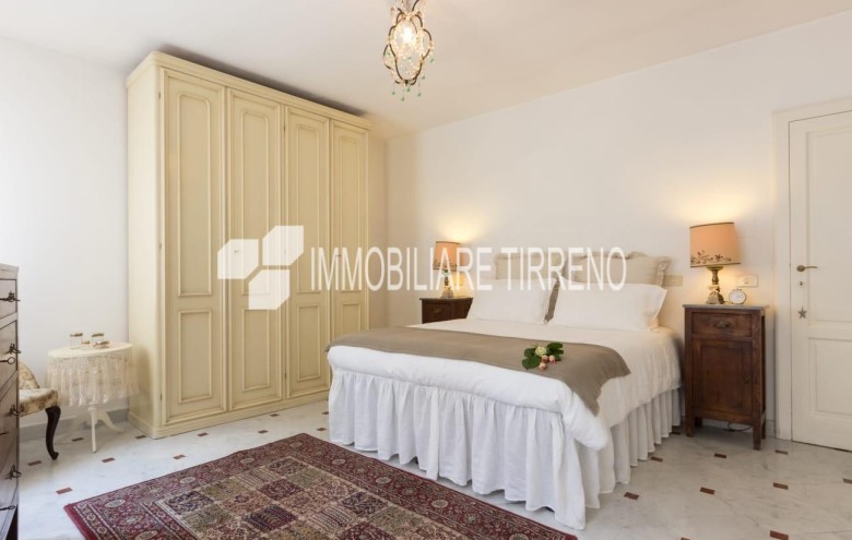 Porzione di casa in vendita a Massa