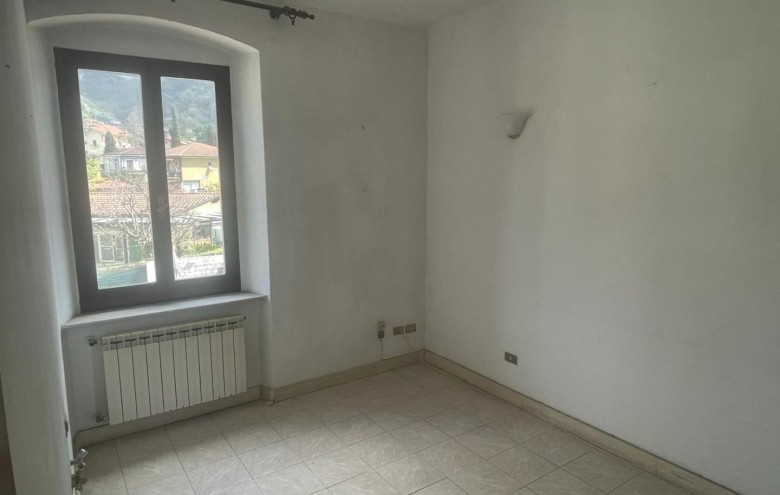 Porzione di casa in vendita a Carrara
