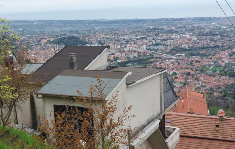 Villa singola in vendita a Massa