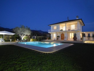 Villa singola in vendita a Pietrasanta