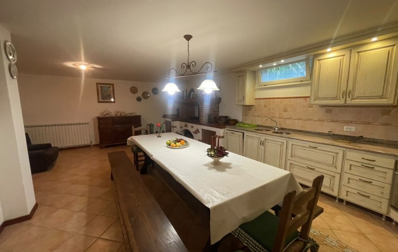 Bifamiliare in vendita a Camaiore