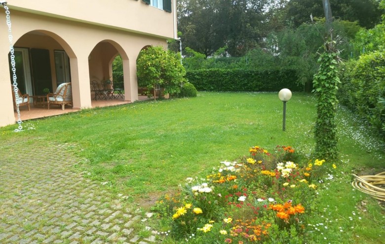 Villa singola in vendita a Massa