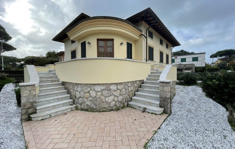 Villa singola in vendita a Pietrasanta