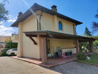 Villa singola in vendita a Massa