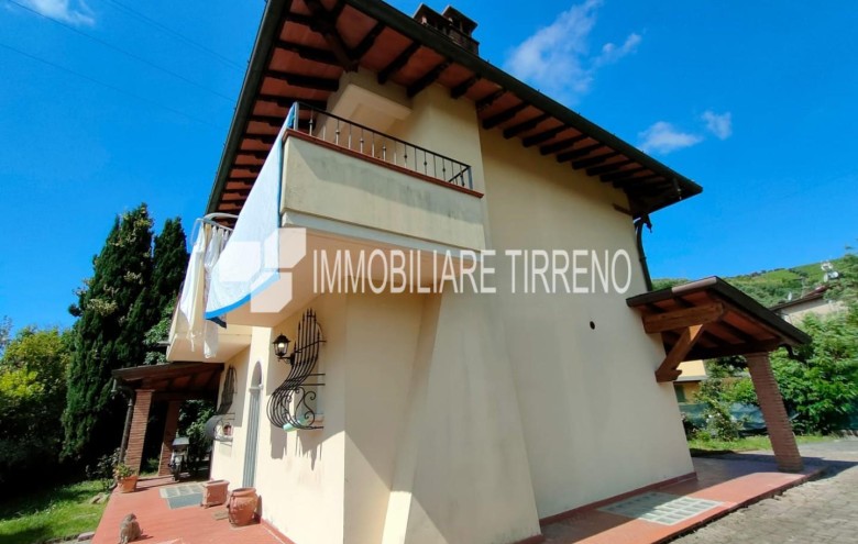 Villa singola in vendita a Massa