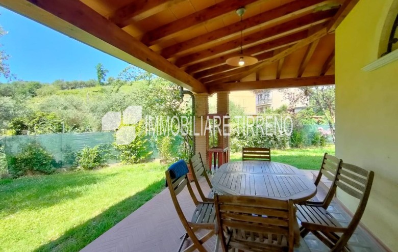 Villa singola in vendita a Massa