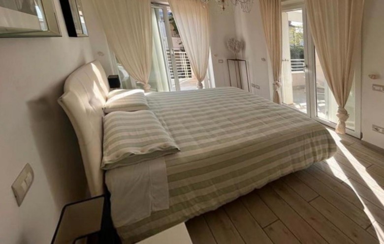 Villa singola in vendita a Montignoso