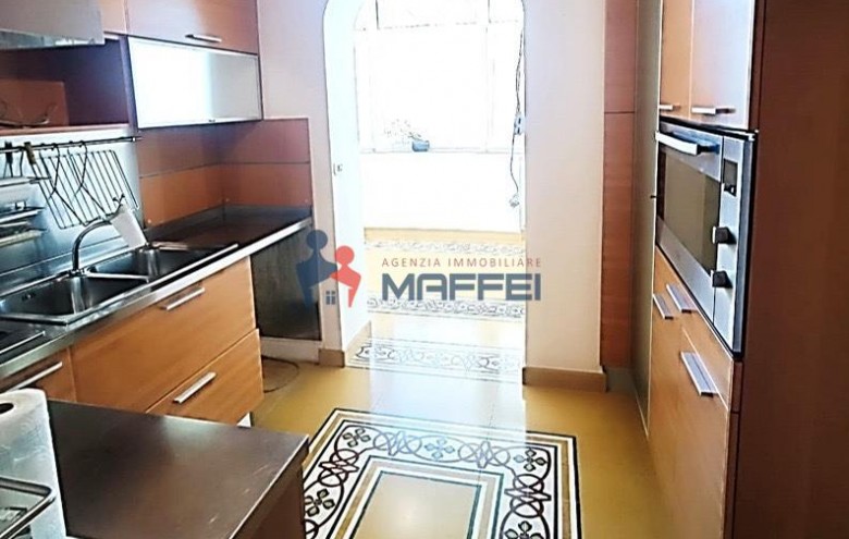 Bifamiliare in vendita a Viareggio
